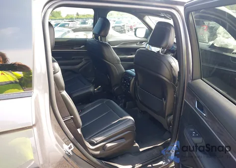 2025 Jeep Grand Cherokee L Limited 4X4 z USA, uszkodzony, nr VIN 1C4RJKBG5S8671081